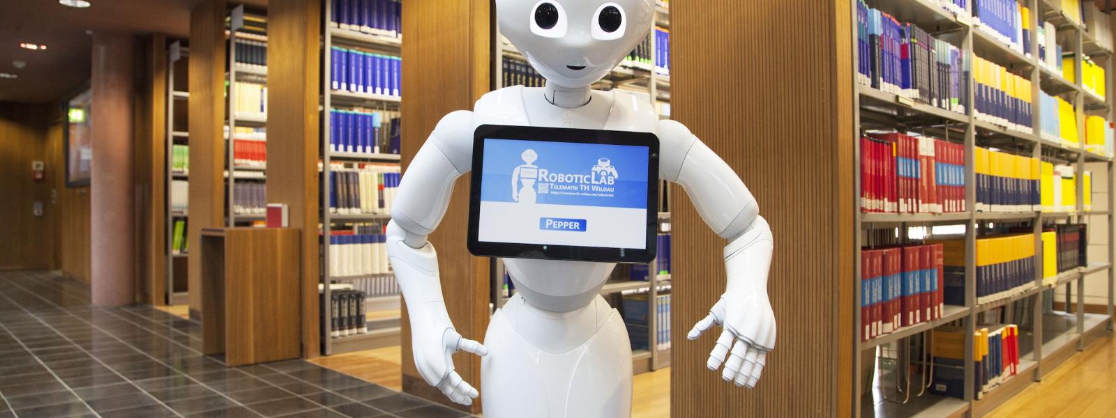 Wilma – Pepper-Roboter als digitaler Bibliotheksassistent